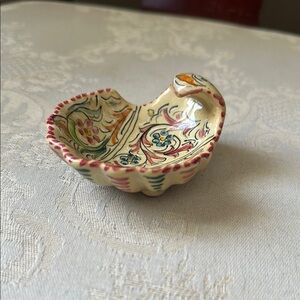 Italian Franceschini Pesaro signed, hand painted majolica 1950s trinket dish